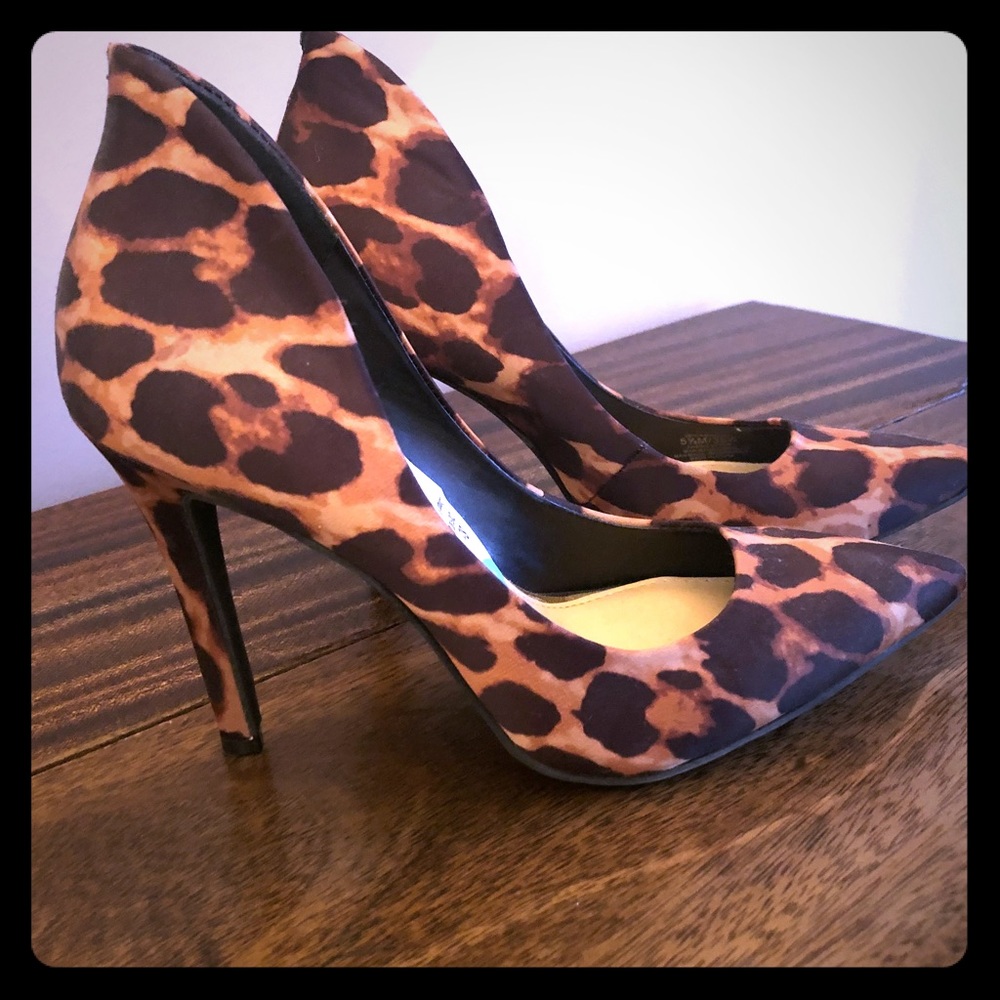 Jessica Simpson leopard pumps